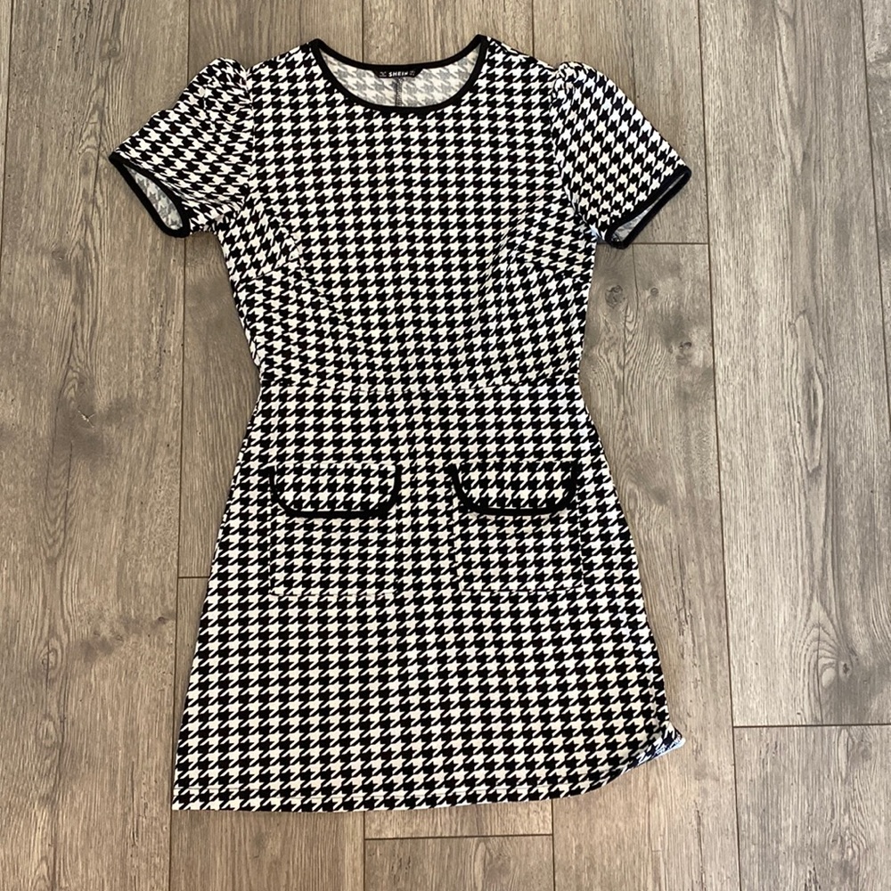 Black and white dress size small